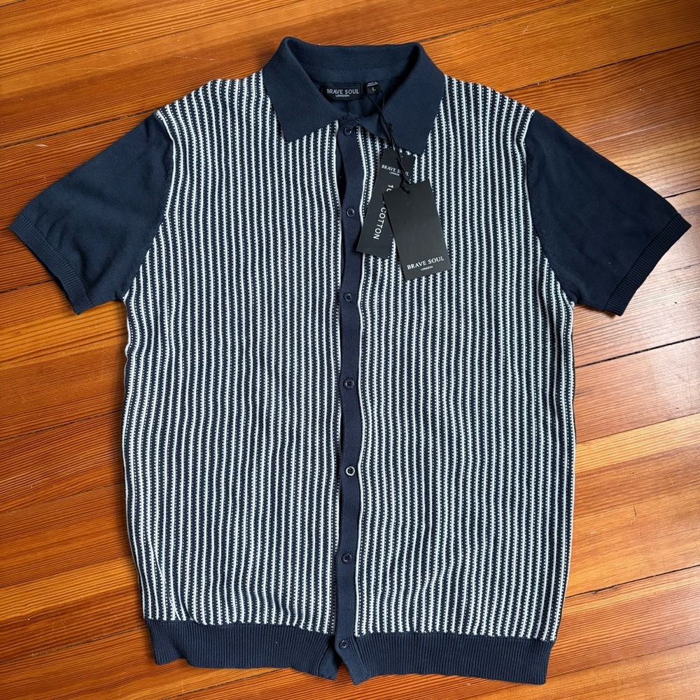 Excellent condition BNWT never worn. 100% cotton.